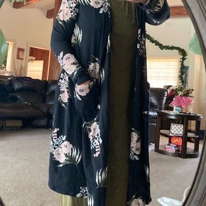 LuLaRoe Sarah cardigan, Medium